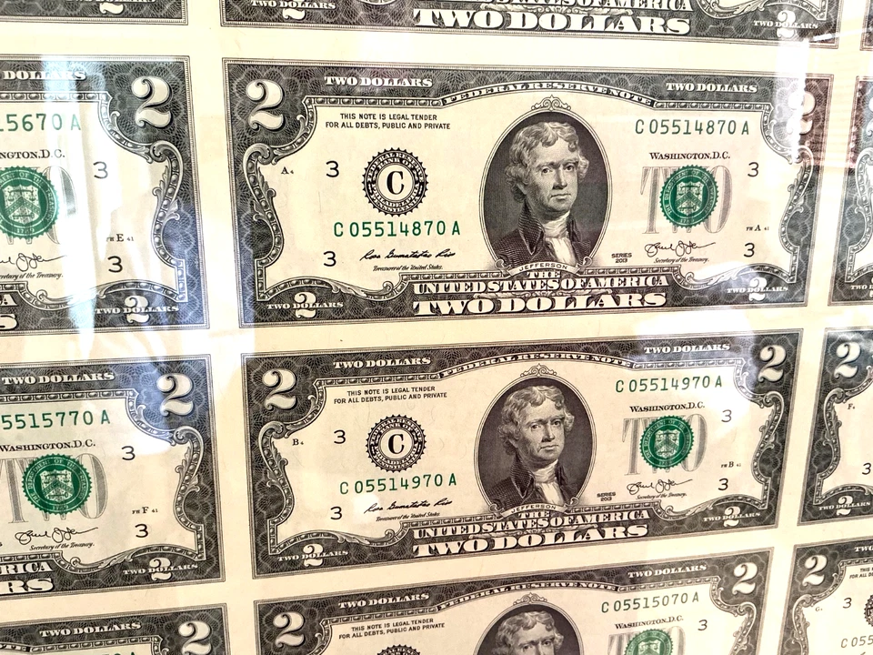 32 ~ $2 Dollar Bills Uncut Sheet Professionally Framed Series 2013 UNCIRCULATED - Image 3 of 4