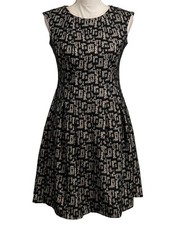 J TAYLOR Black & Sand Lace Geo Overlay Sleeveless Pleated Dress Women’s Sz 4 NWT