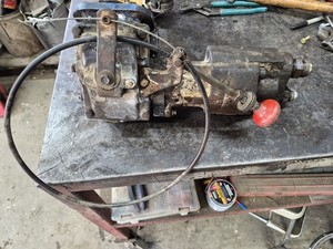 SM465 GM 4 SPEED 454 PTO & Hydraulic Pump Assembly Off Of 1987 1 Ton Gm Wrecker