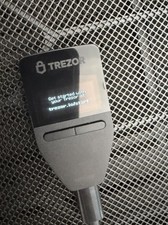 TREZOR Safe 3 - Cosmic Black Krypto Wallet