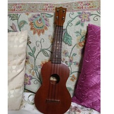  Good condition Famous Ukulele Soprano size FS-1