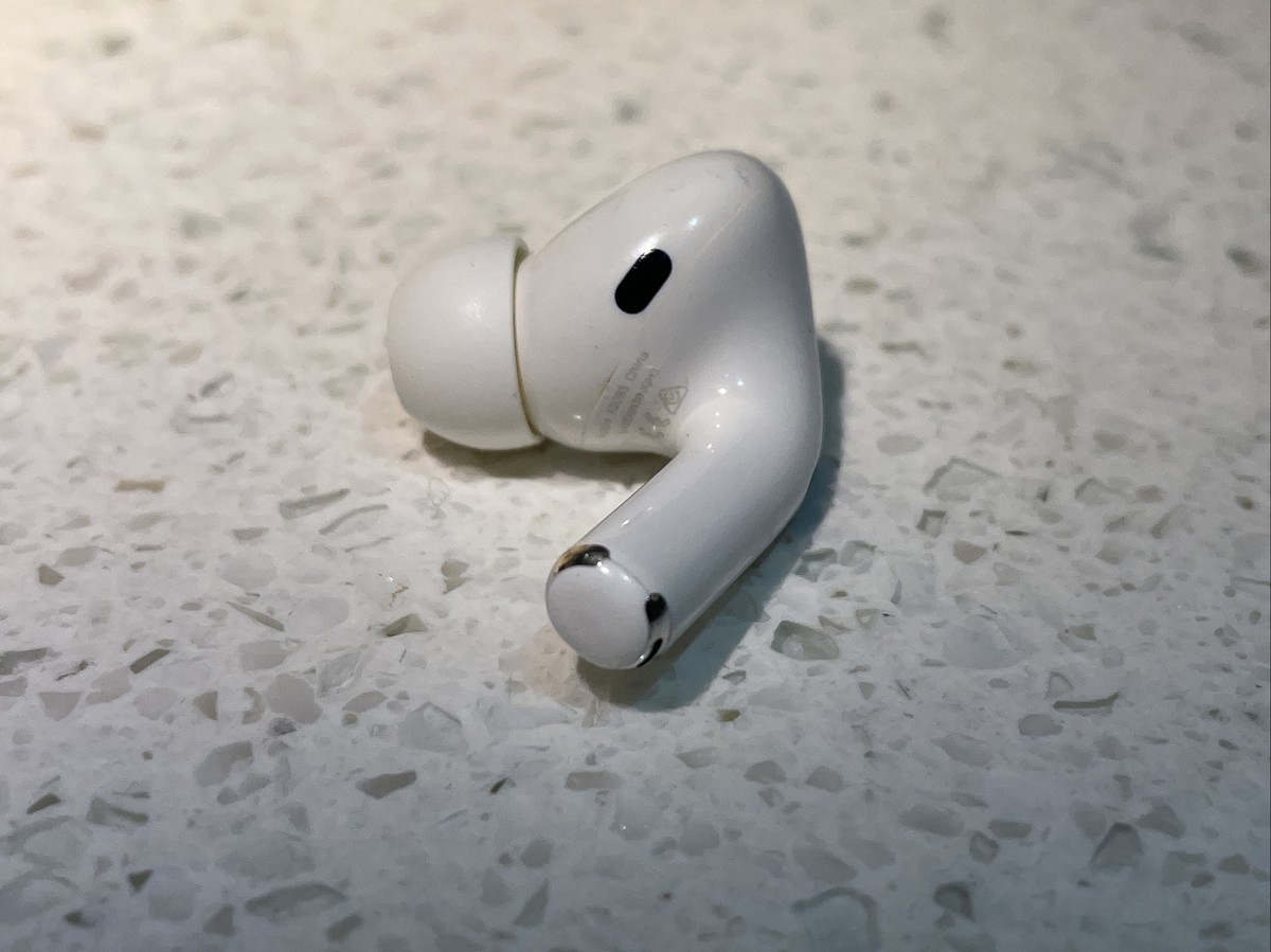 Apple AirPods Pro A2084 Headset Earbud RIGHT side Only, Right