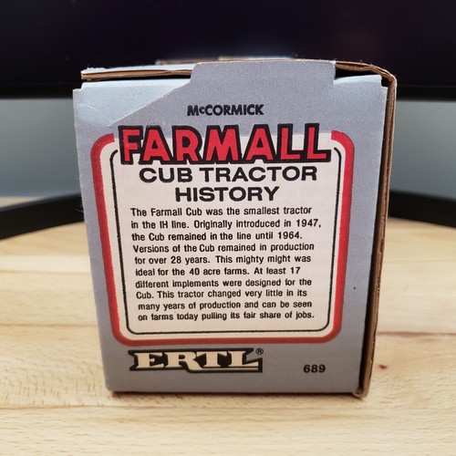 Ertl McCormick Farmall Cub Tractor Special Edition Diecast 1:16 - Picture 9 of 11