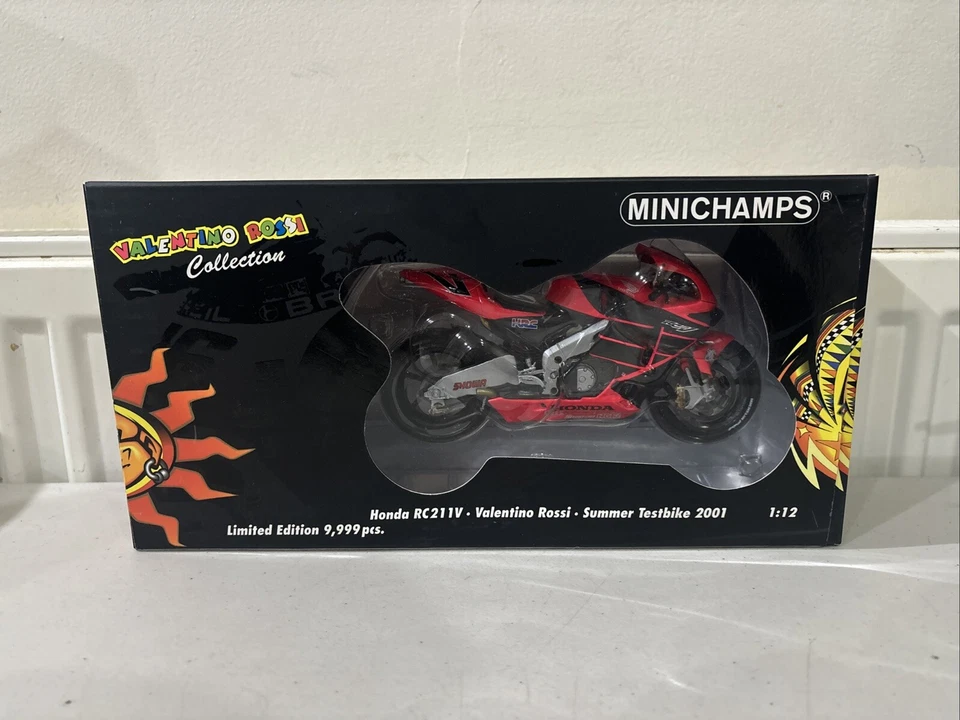 MINICHAMPS 122 017946 Honda RC211V Rossi die cast Test Bike 2001 1 12th scale - Image 2 of 2