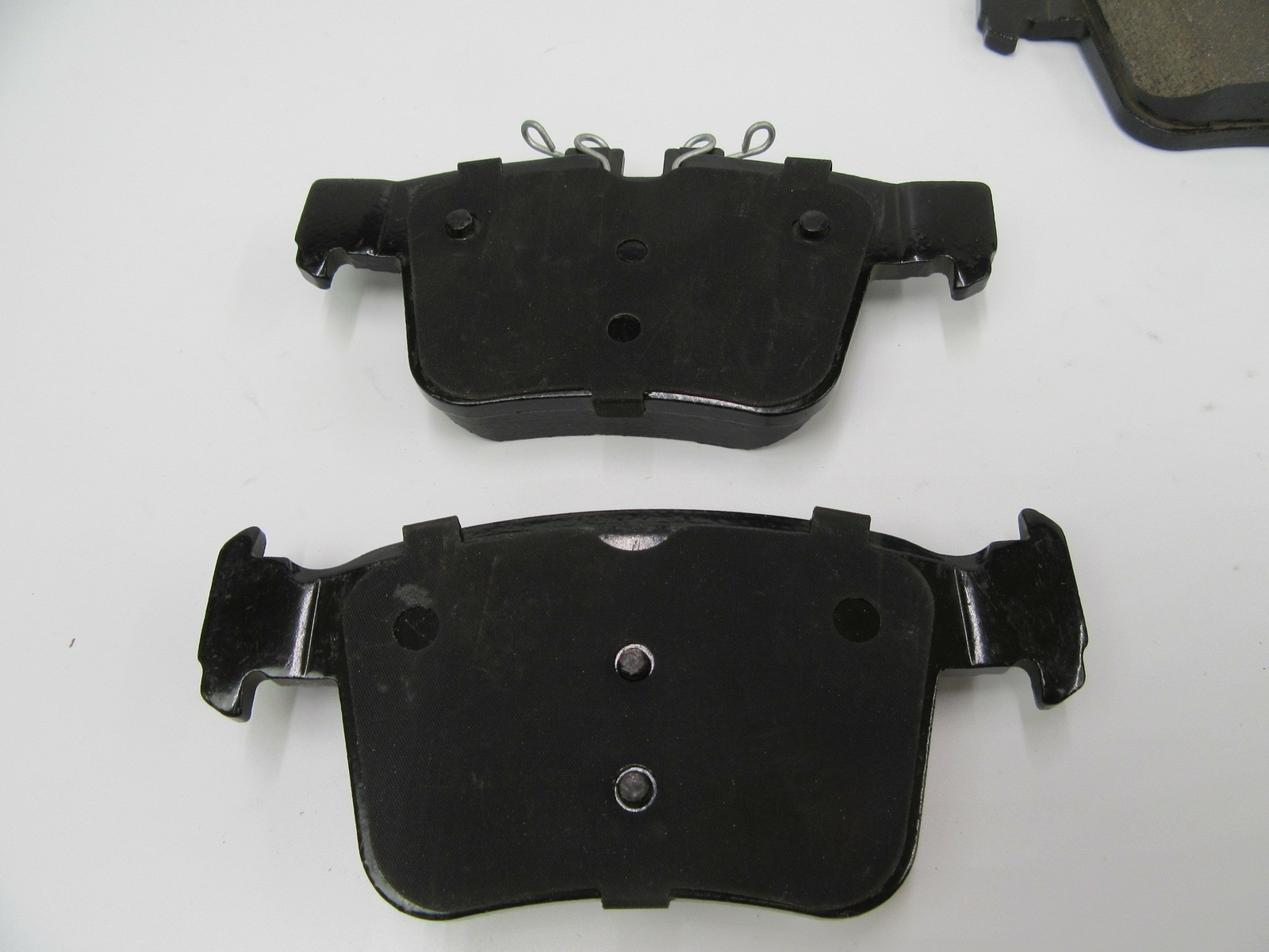 Maserati Levante S front rear brake pads LOW DUST TopEuro #586