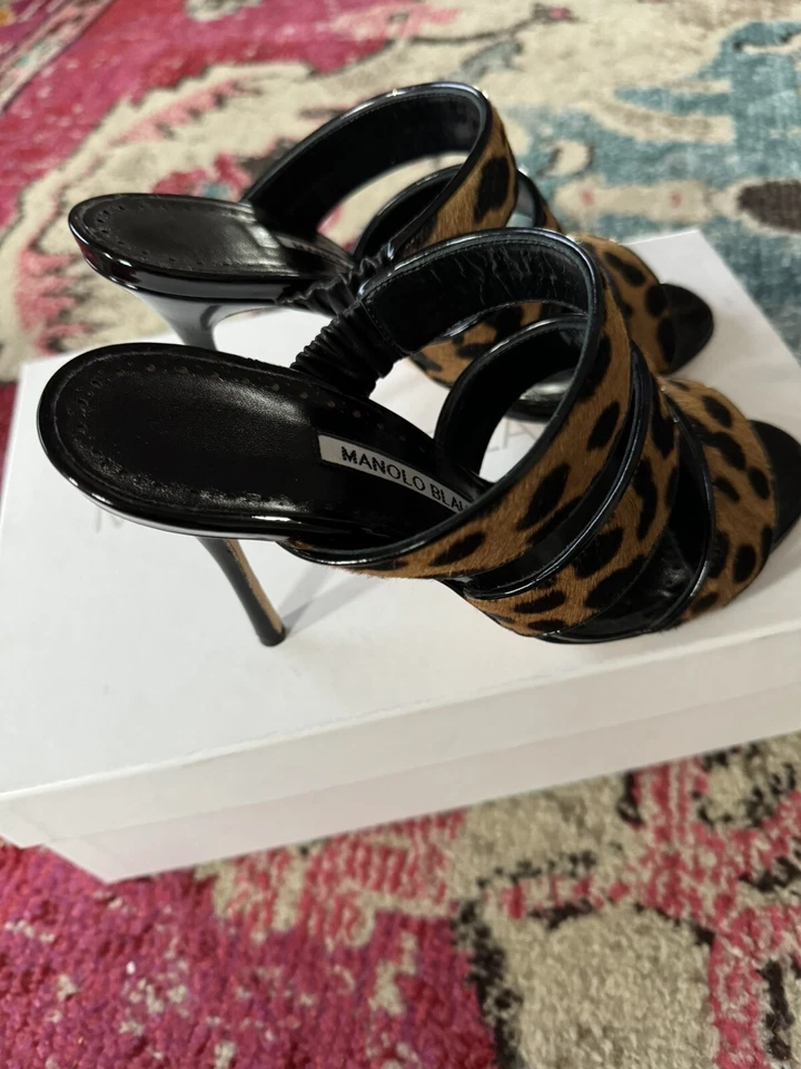 Manolo Blahnik Cisto Leopardo Estampado Animal Pelo de becerro Sandalias Tacones Nuevo en Caja Foto 4 de 4