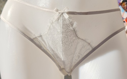Victorias secret Rare Vintage L Gold 🎀 Sheer String Thong Panty Shine Lace - 第 2/3 張圖片