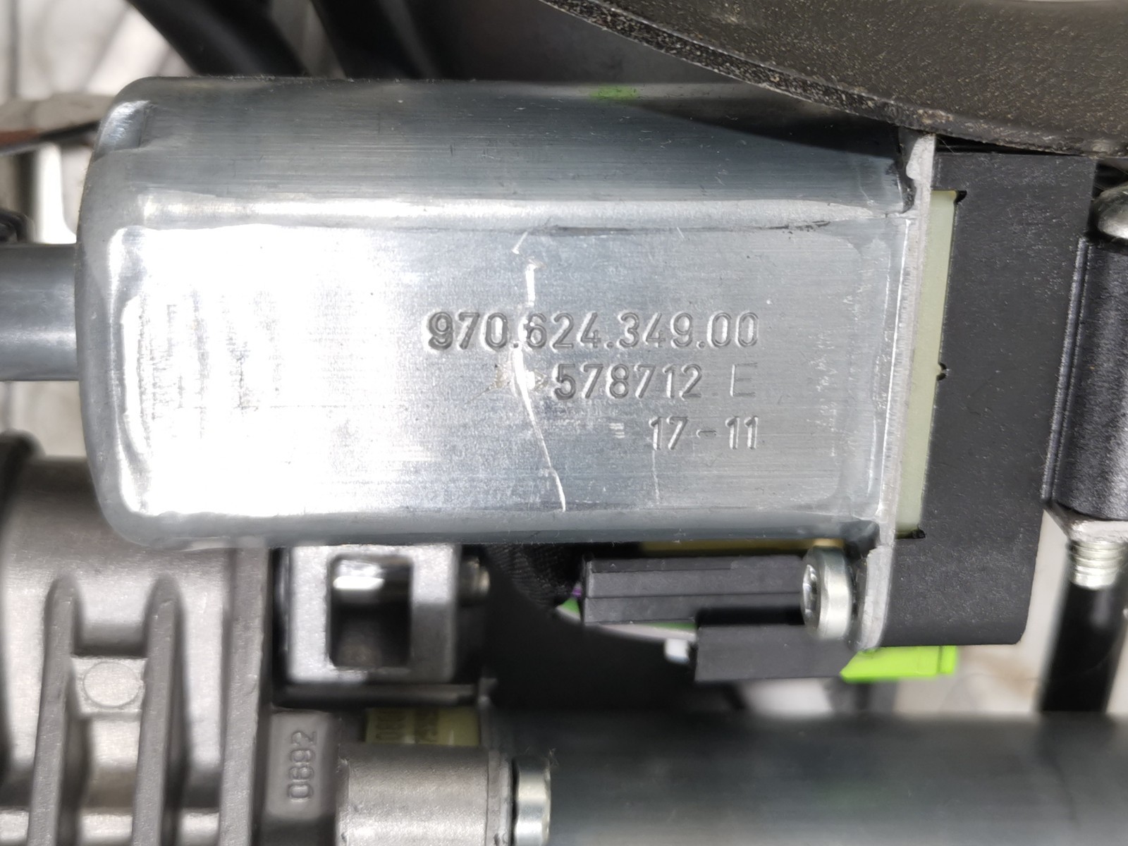 Maserati Levante 2018 Steering column P/N 670102298