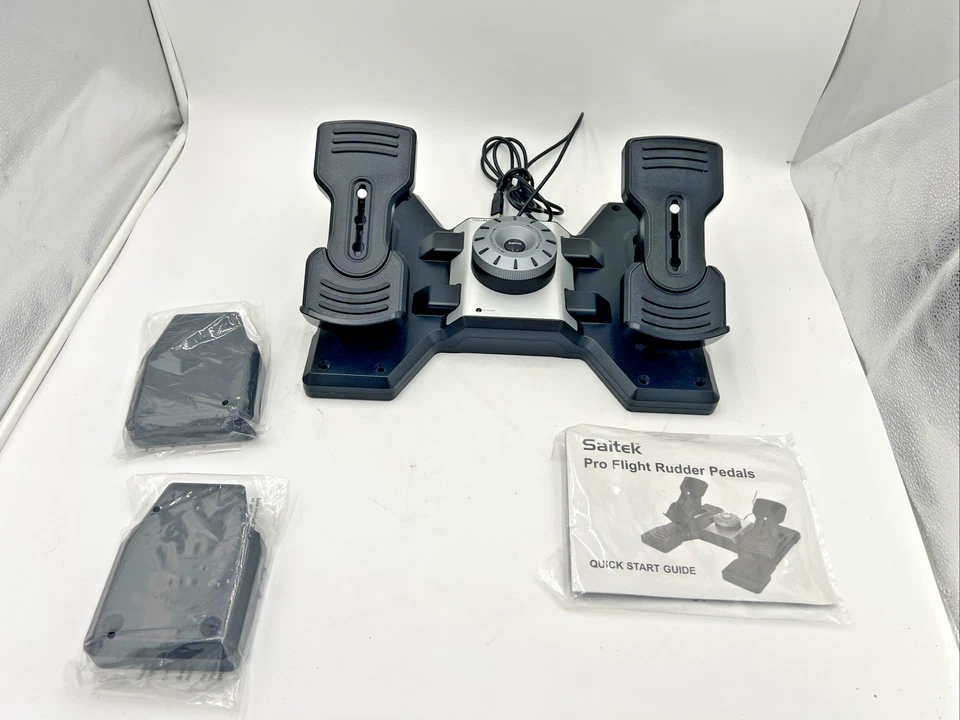 Pedales de vuelo Saitek Pro Flight Tidder para juegos PZ35 para PC NOS Foto 3 de 4