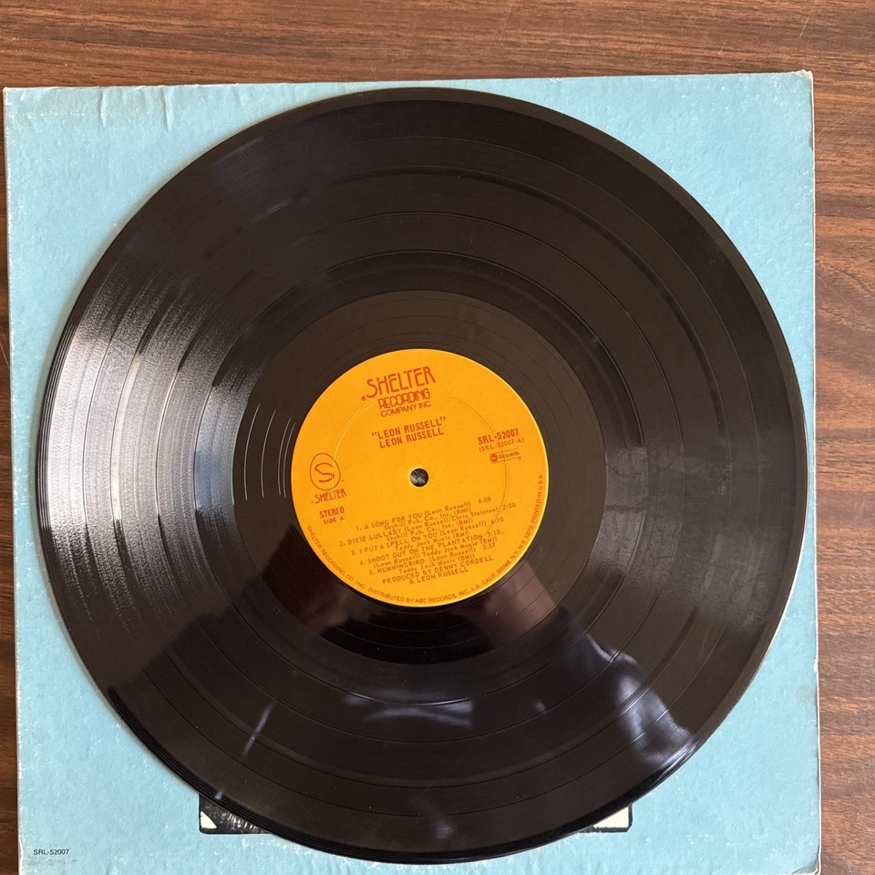 LEON RUSSELL - self titled album- srl -52007 - Imagem 3 de 4