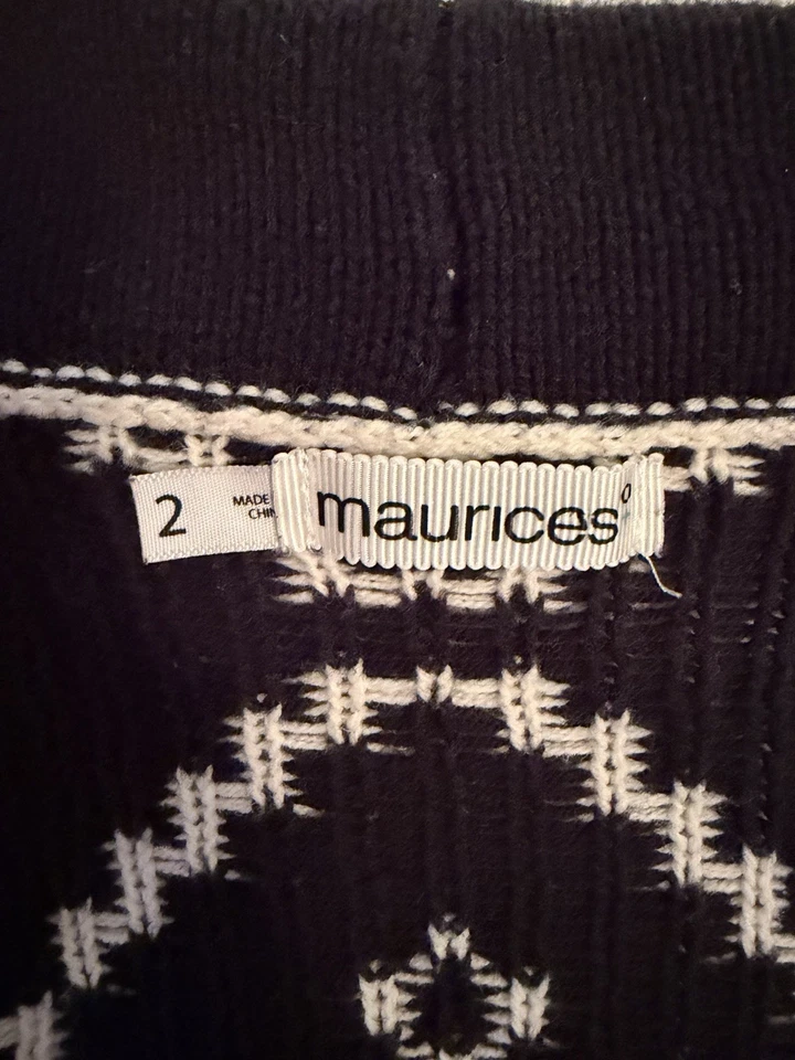 Maurices Cárdigan Suéter Largo Grueso Acogedor Diseño Blanco y Negro Talla 2X Foto 4 de 4
