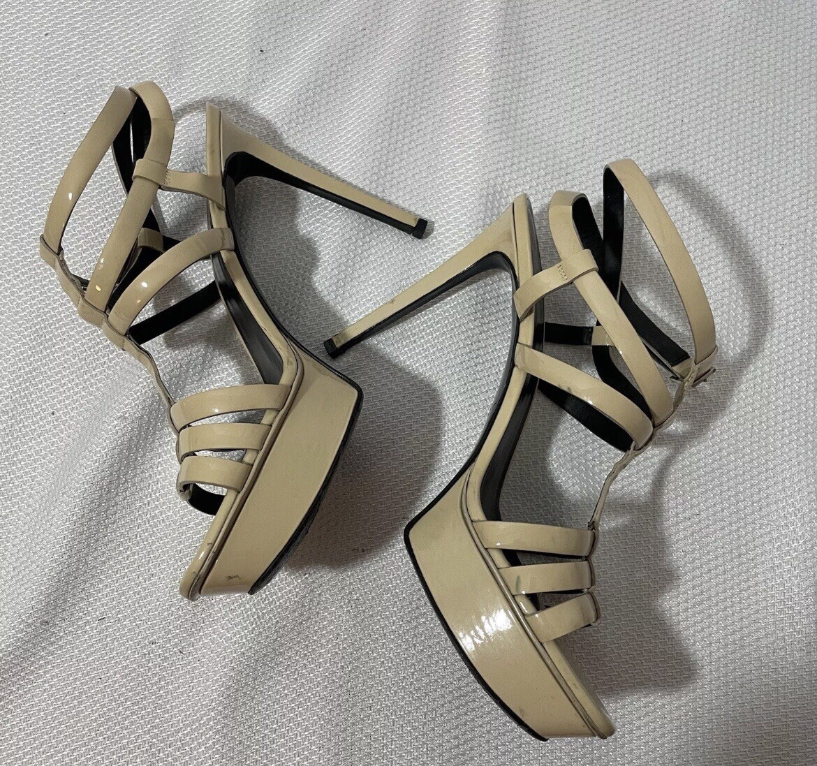 Yves Saint Laurent Bianca beige vernice pelle tacco con cinturino taglia 40 US 9 5