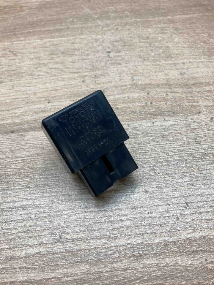 895A1 47010 061800 1010 Toyota Prius Brake Light Switch sensor Denso - Image 3 of 4