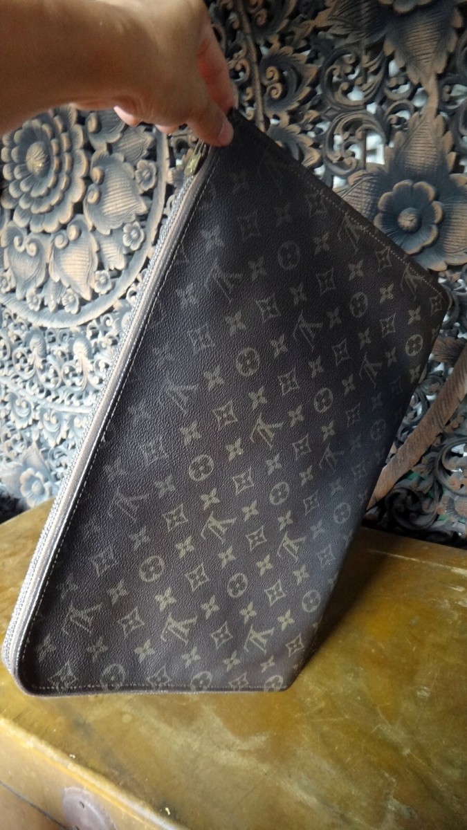 【Louis Vuitton】monogram leather Ipad sleeve【ランク:A】 Louis Vuitton Laptop Sleeve - GM Monogram Laptop Zippered