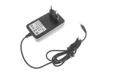 Original Netzteil AC/DC Adaptor DVE  Output: 9V-1,5A Stecker 3,5mm