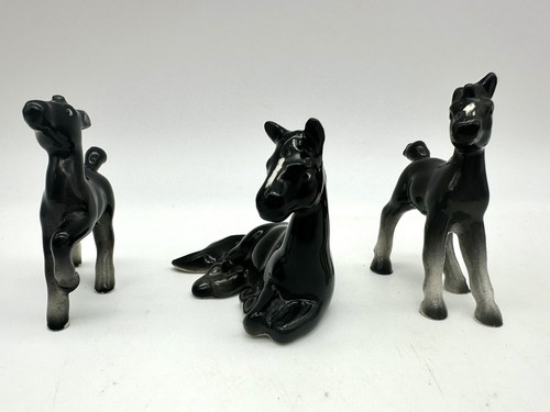 Set Of 3 Vintage Ceramic Miniature Black Horses-Mom & Two Foals - Picture 2 of 11