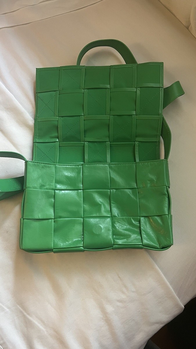 【BOTTEGA VENETA】Cassette Bag Thunder Bottega Veneta Thunder Cassette Woven Leather Crossbody Bag