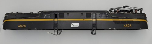 Lionel 82754-1 Diecast VISIONLINE Penn Central Electric Loco Shell #4828 | Condition: Used