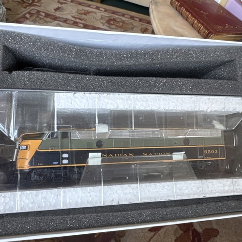 Rapido HO FP9A CN #6503 DCC & Sound – 1954 Scheme – New in Box – Ref 220502 | Zustand: Nuevo