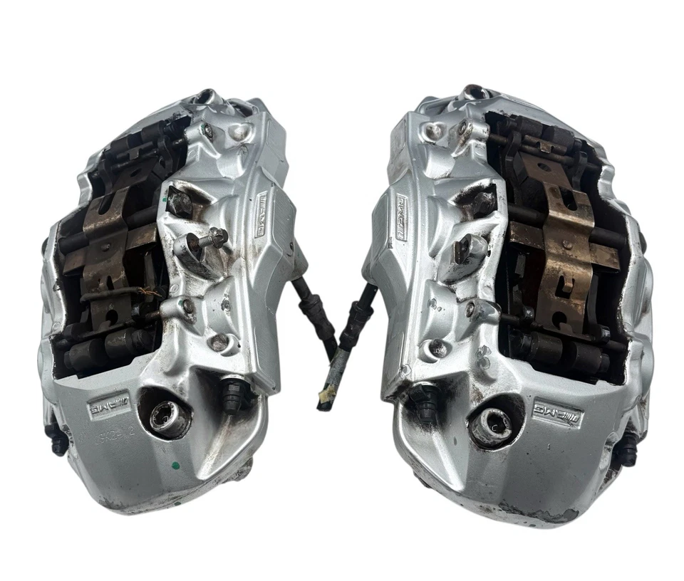07-12 w212 w204 w218 MERCEDES C63 E63 CLS63 Feont AMG Brembo Pinzas de freno OEM Foto 2 de 4