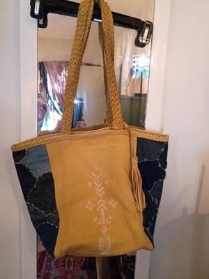 Shiraleah Patchwork Tote Bag Tan/Blue Zip Closure Tassel Double Handles Pockets