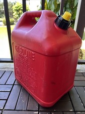 Blitz 5 Gallon Gas Can Preban Made in USA 18.9L Model No. 50833 Self Vented Cap