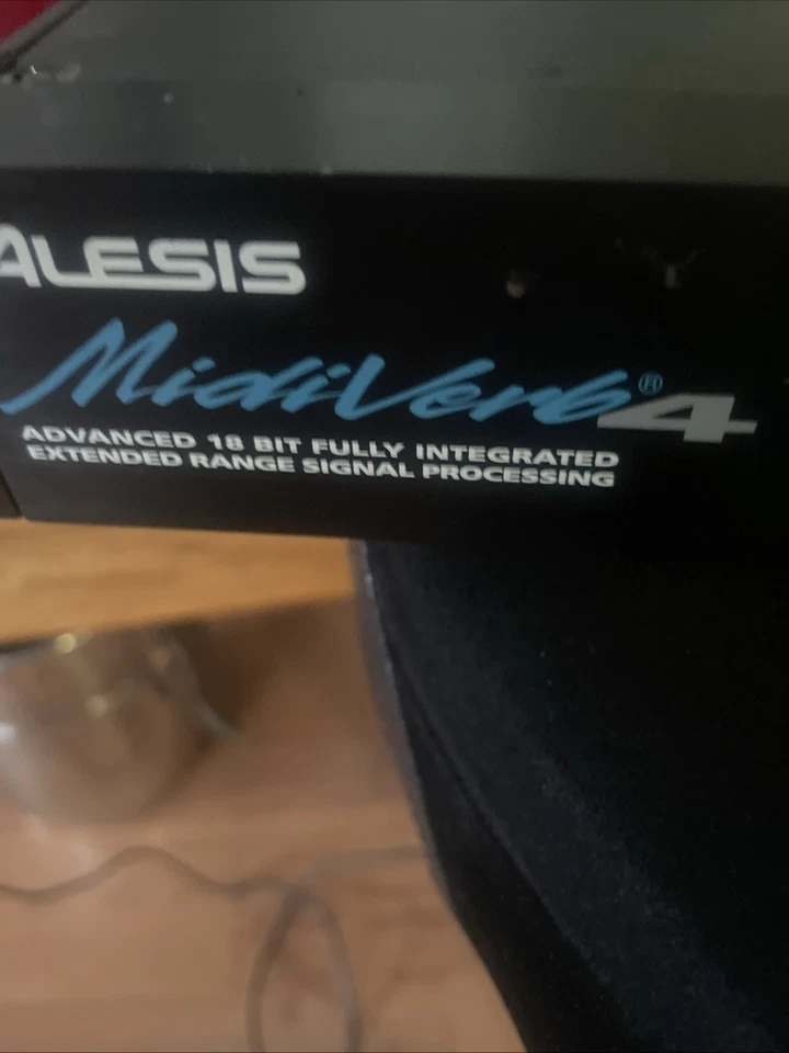 Alesis Midiverb 4 Dual-Channel Multi-Effects FX Processor w/ Power Supply (Used) - Image 4 of 4