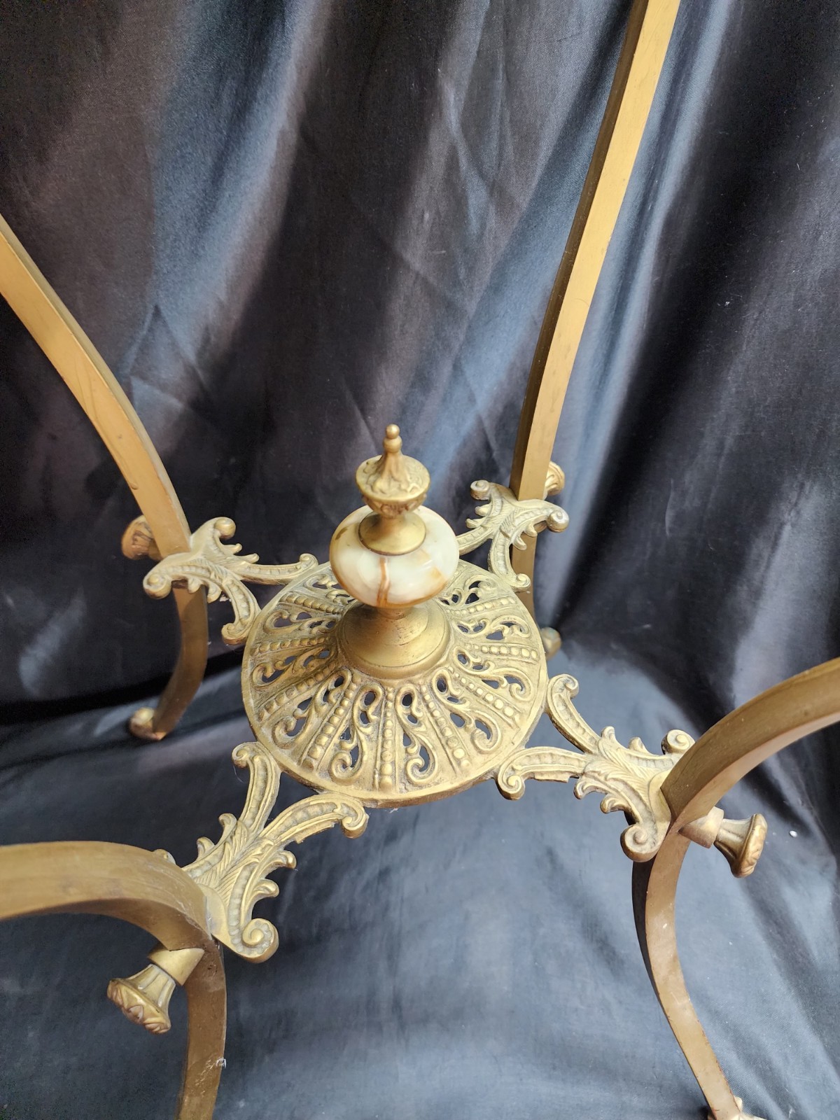 30" VICTORIAN SOLID BRASS AND ONYX PLANT STAND c1890 Green African Jade 