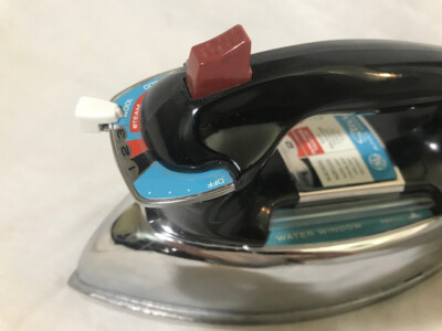 衣類ケア家電 GE Steam and Dry Iron Vintage GE General Electric Light N Easy Steam & Dry Iron Powder