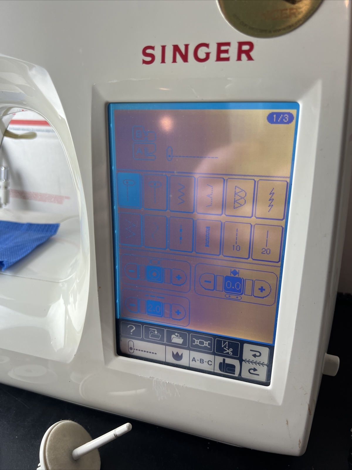 SINGER Quantum XL1000 Computerized Sewing & Embroidery Machine Plus