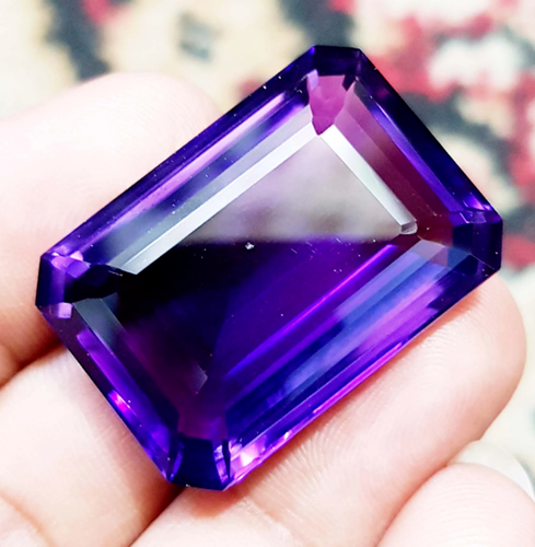 Pierre Précieuse Taillée émeraude En Améthyste Violette 83 Carats - Lab Créée, Qualité AAA+