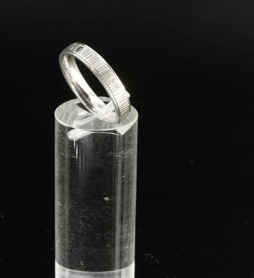 925/- Silberring mit weißen simulierten Diamanten, strukturiertes Muster, Gr. 57 - Bild 2 von 3