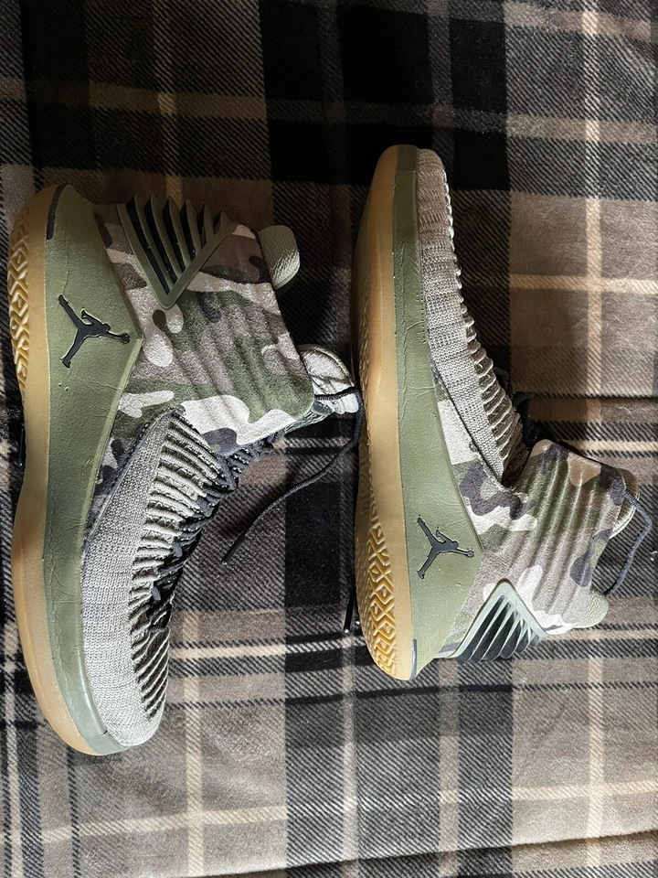 Jordan XXXII 32 Día de los Veteranos Talla 11 Hombre  Foto 2 de 4