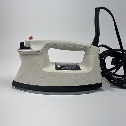 Vintage 1986 Black and Decker Light 'n Easy Steam and Dry Iron F383WH WORKS - Picture 5 of 11