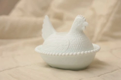 Vintage Milk Glass Hen on Nest Covered Dish - Beaded Edge Free Shipping