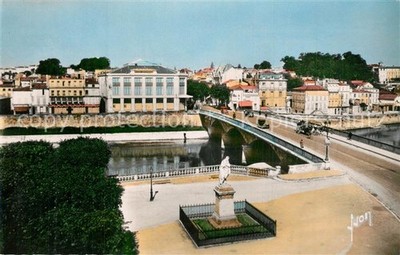 Saintes Charente-Maritime Place Bernard-Palissy