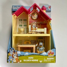 BLUEY MINI BLUEY HOUSE Playset with Handle Includes Bluey  5 Play Pieces 17614