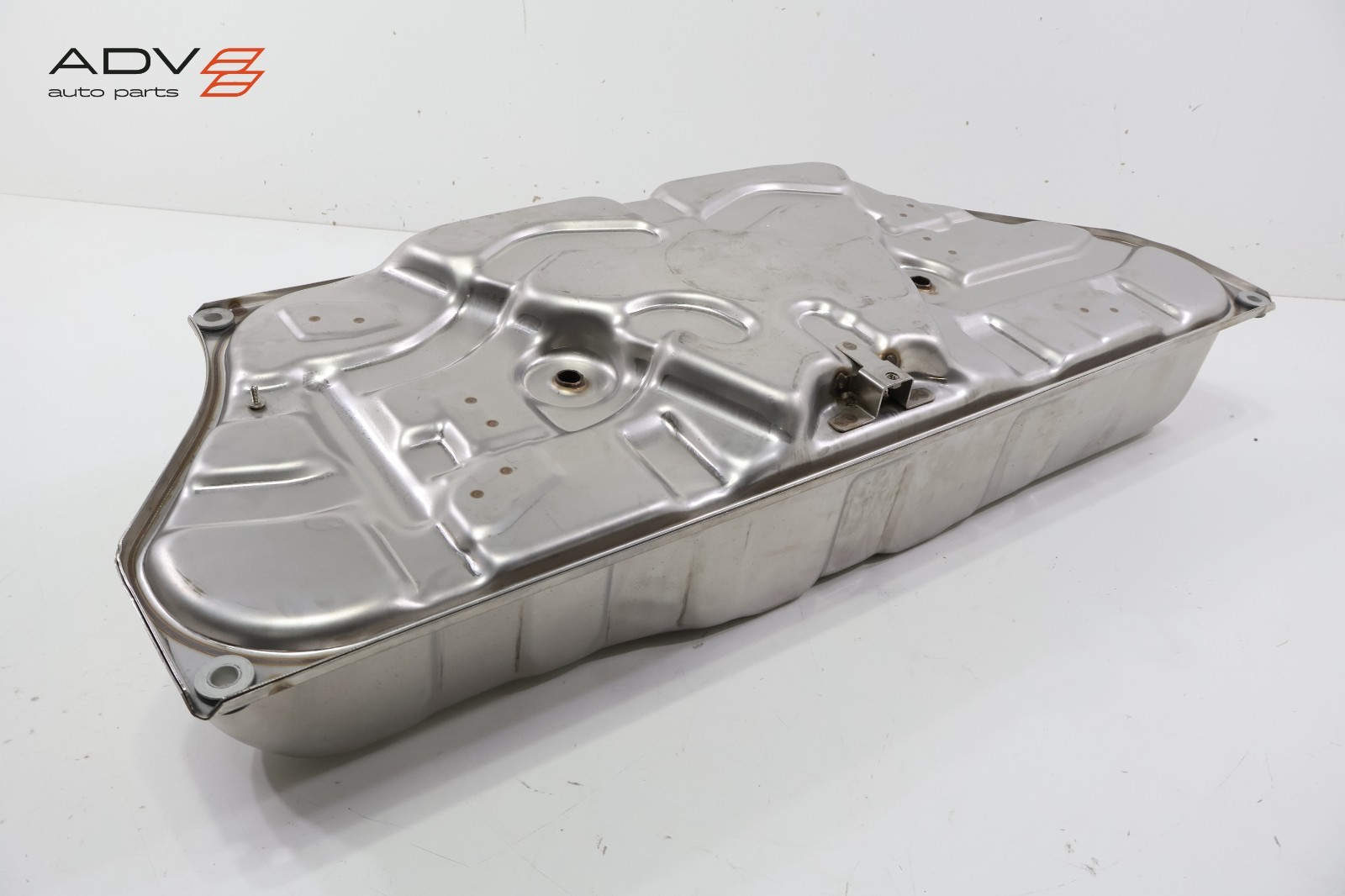 2014 - 2020 BMW i8 I12 FUEL GAS TANK RESERVOIR OEM