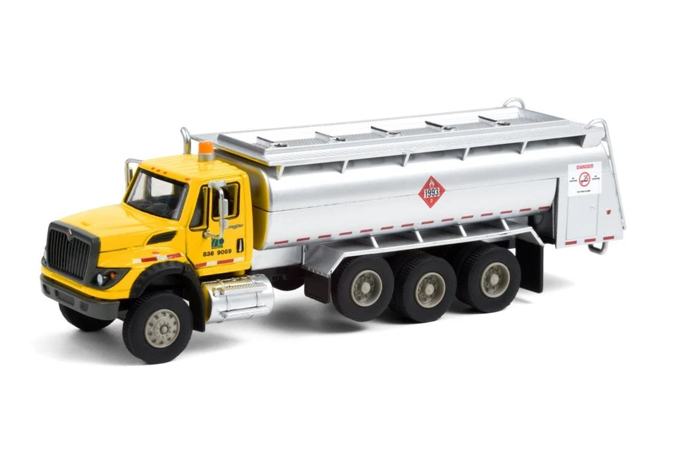Camión cisterna Greenlight 45120A 2018 International Workstar Penn Dot fundido a presión 1:64 Foto 2 de 2