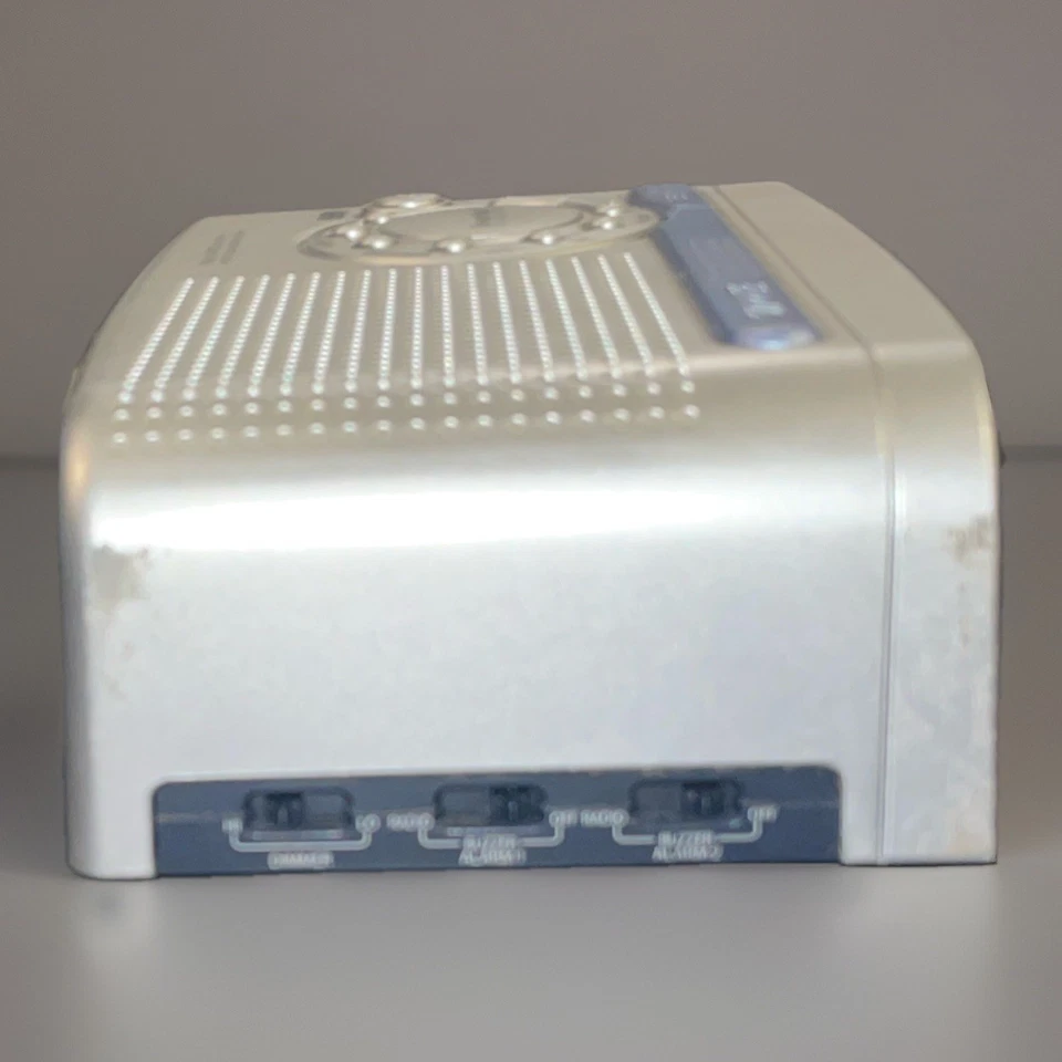 Emerson Research Smart Set Dual Auto Setting Alarm Clock Radio Digital CKS 1855 - Image 4 of 4