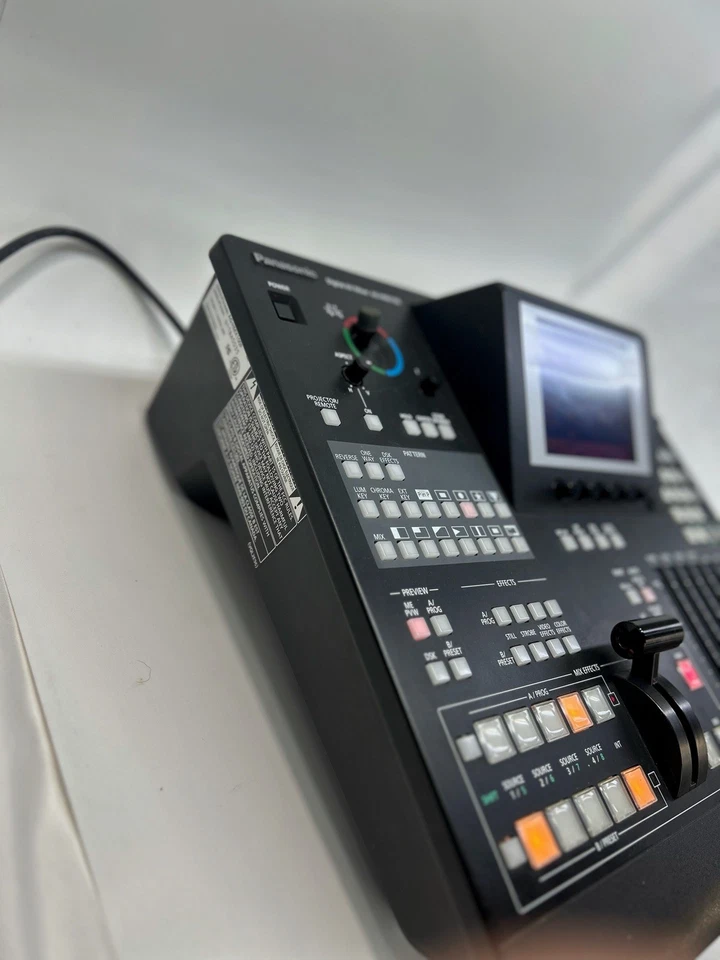 Panasonic AG-HMX100 Multiformato HD/SD Digital A/V Mezclador Foto 2 de 4