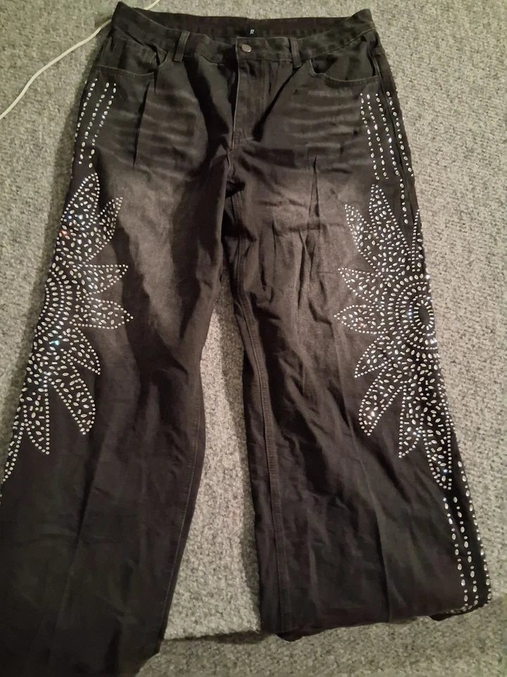 Vaqueros holgados con diamantes de imitación para hombre talla de cintura: 37,8 talla de cadera: 47,2 muslo: 31,1 entrepierna: 33,1 Foto 2 de 2