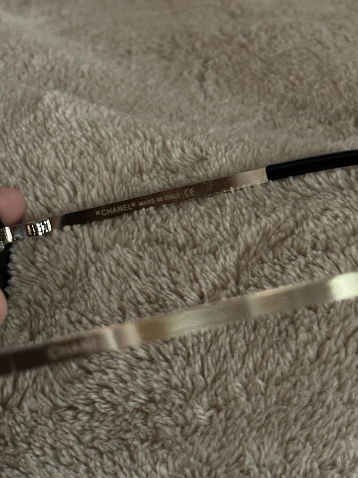 Óculos de diamante preto CHANEL ferragem prata Y2K - Imagem 3 de 4