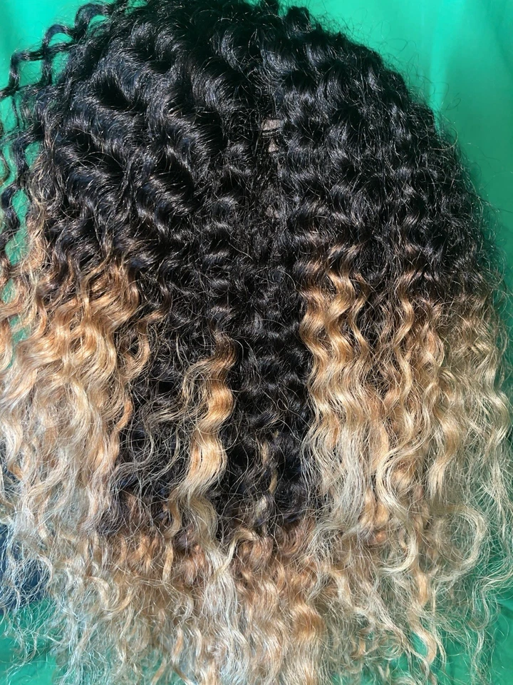 Peluca Her Given Hair Cierre de Encaje Birmana Rizada 18 pulgadas Amarillo Marrón Talla M Humana Foto 3 de 4