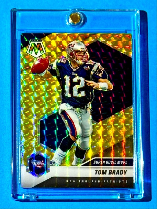 Tom Brady RARE GOLD REFRACTOR PANINI MOSAIC PRIZM SUPER BOWL MVP SP INSERT CARD!