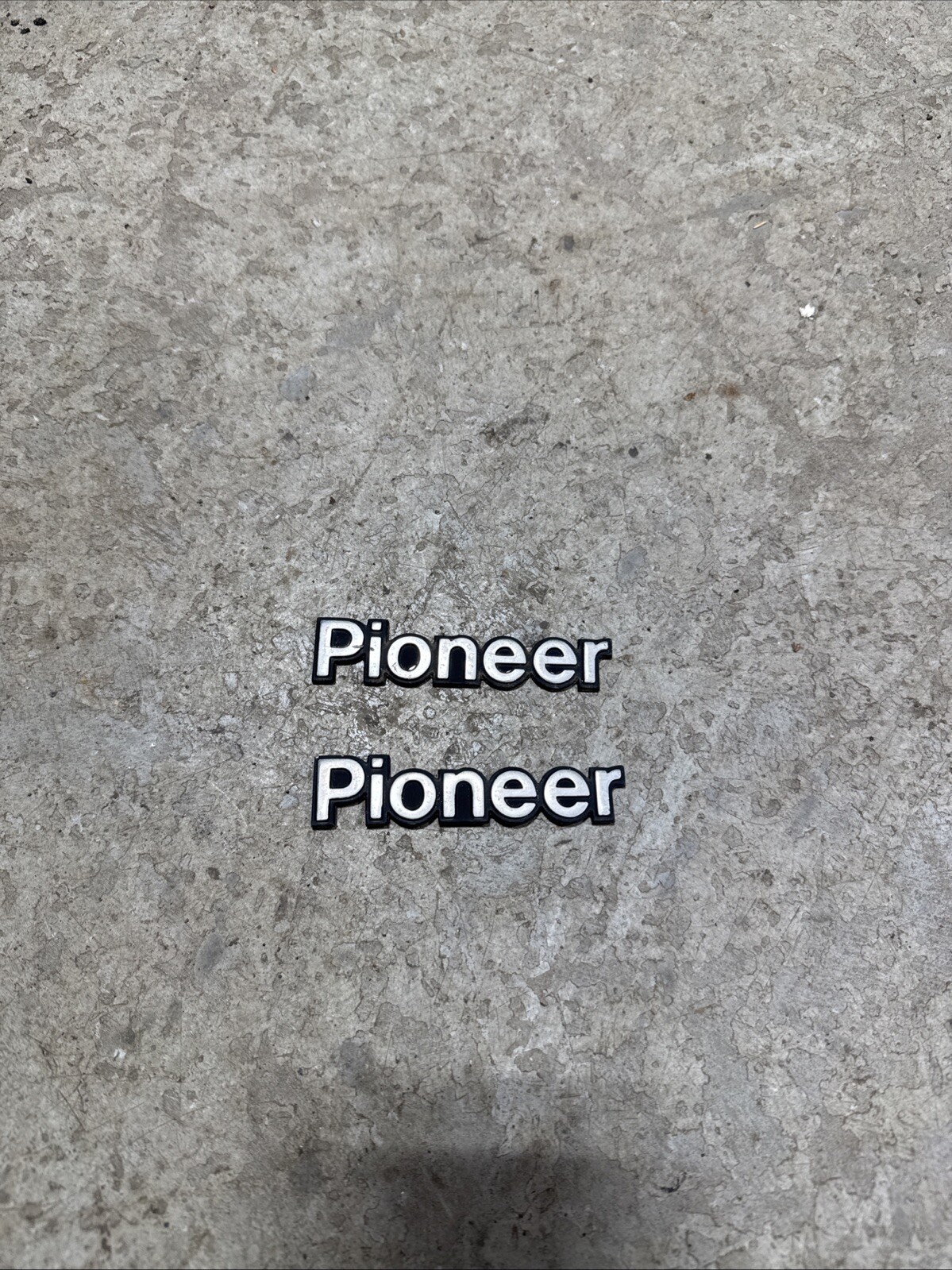 84-92 Jeep Cherokee XJ Comanche MJ OEM “Pioneer” Fender Emblems (PAIR) (TC87)