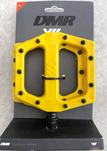 DMR V11 flat pedal, never used