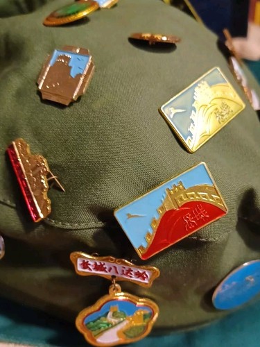 Gorra Verde Chino Comunista Militar Estrella Roja Ejército con Apro. 38 pines - Imagen 8 de 9