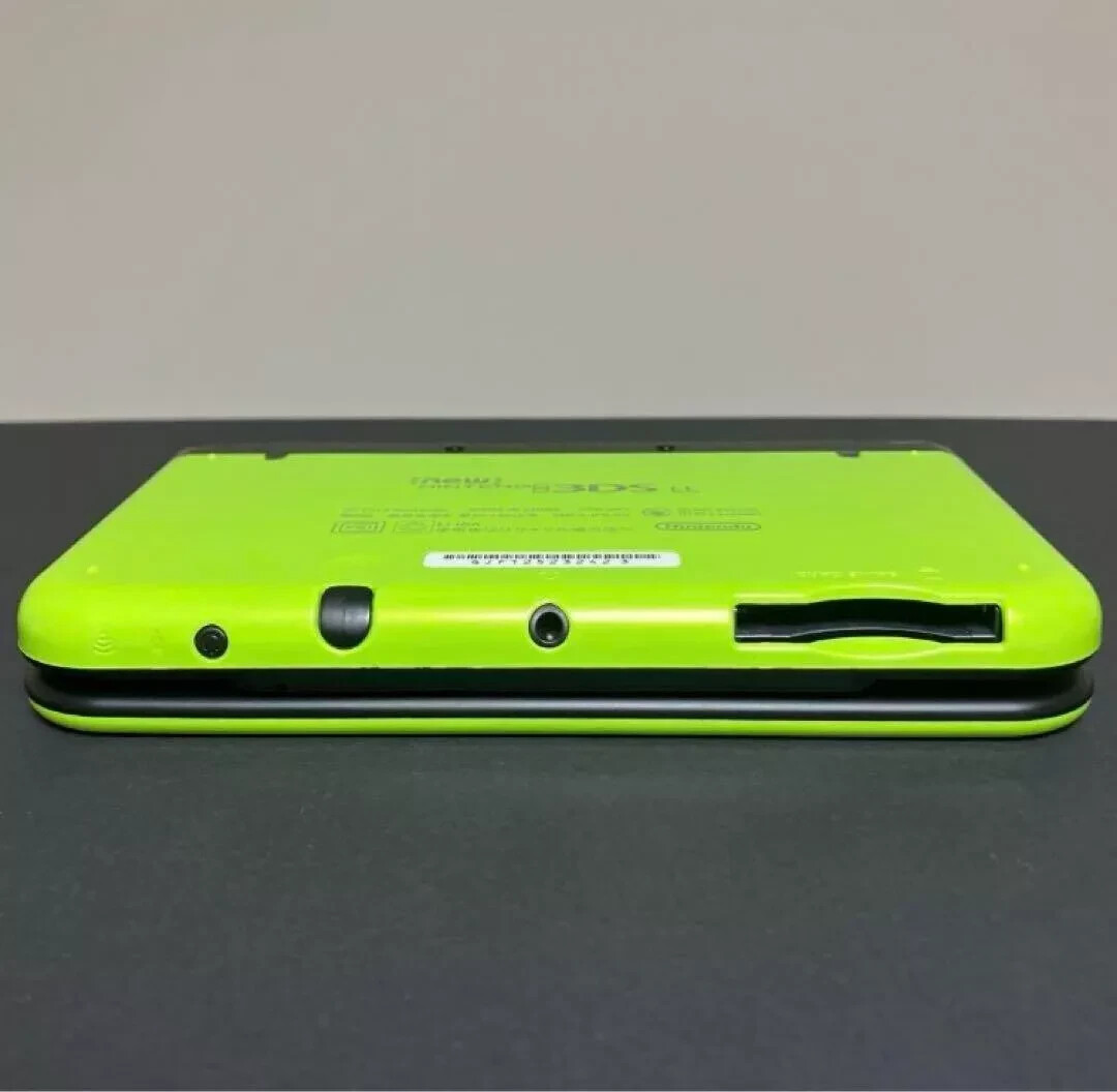 NINTENDO New 3DS LL XL Lime Green Black Console NTSC-J