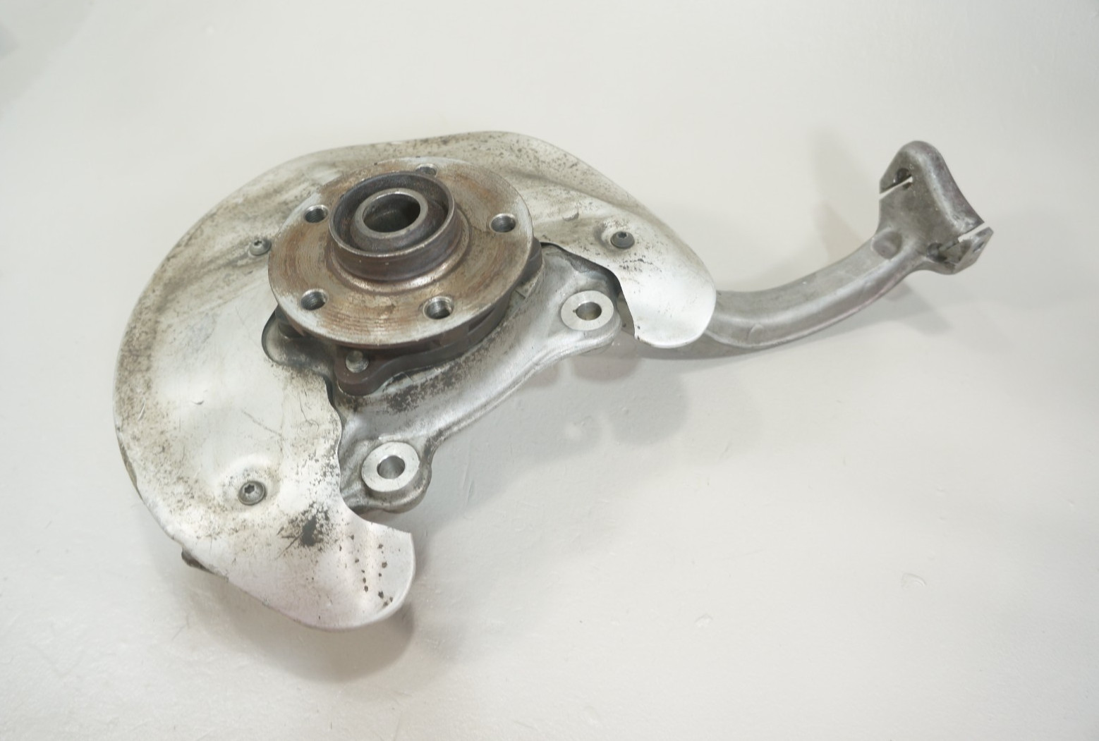 audi a4 a5 a6 q5 s5 s6 s7 front left driver knuckle spindle hub bearing oem